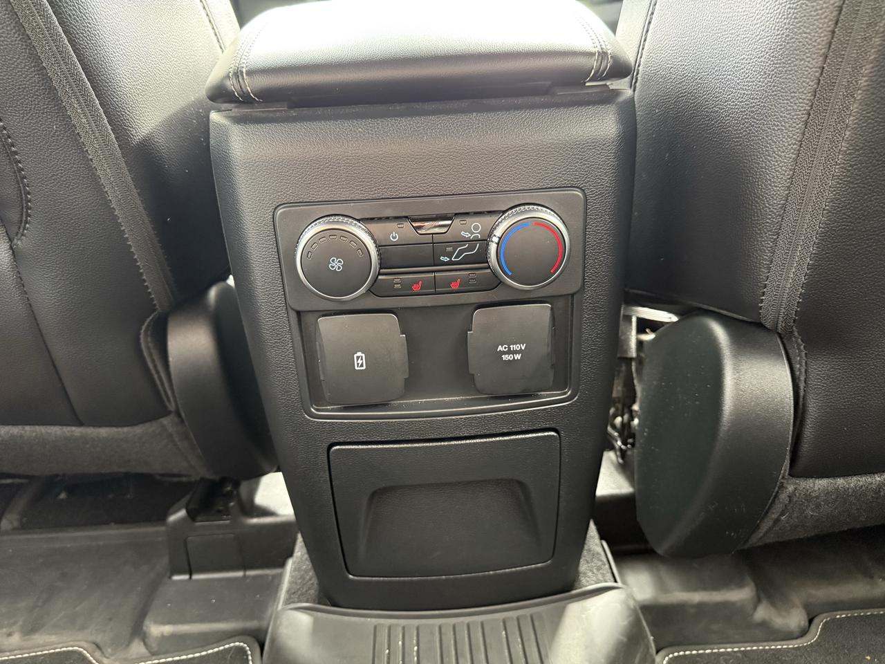 2022 Ford Explorer ST 4WD Photo