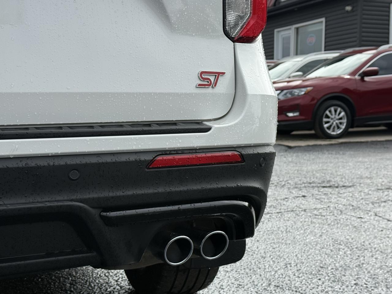 2022 Ford Explorer ST 4WD Photo