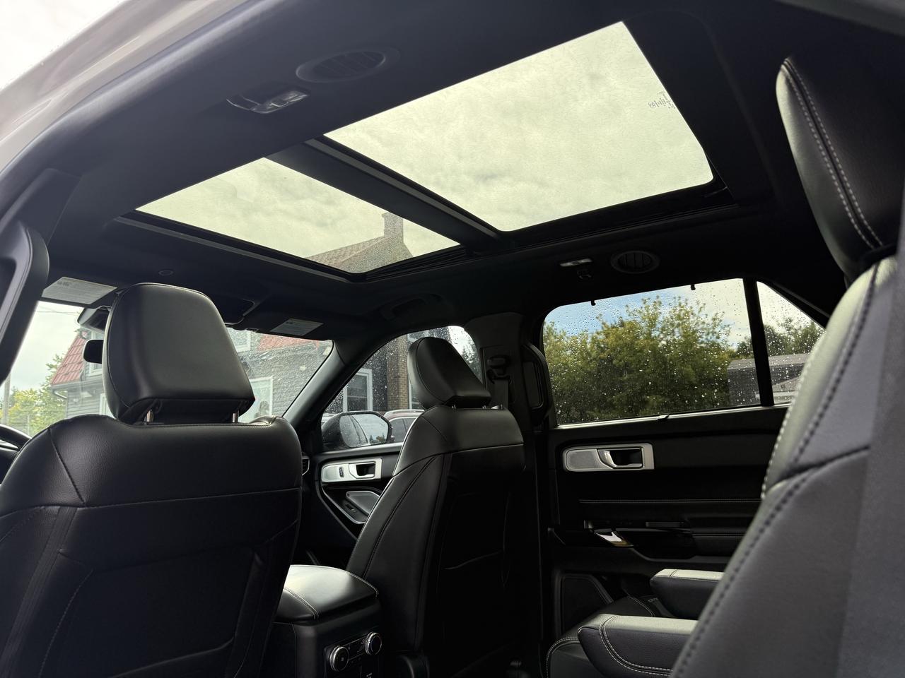 2022 Ford Explorer ST 4WD Photo