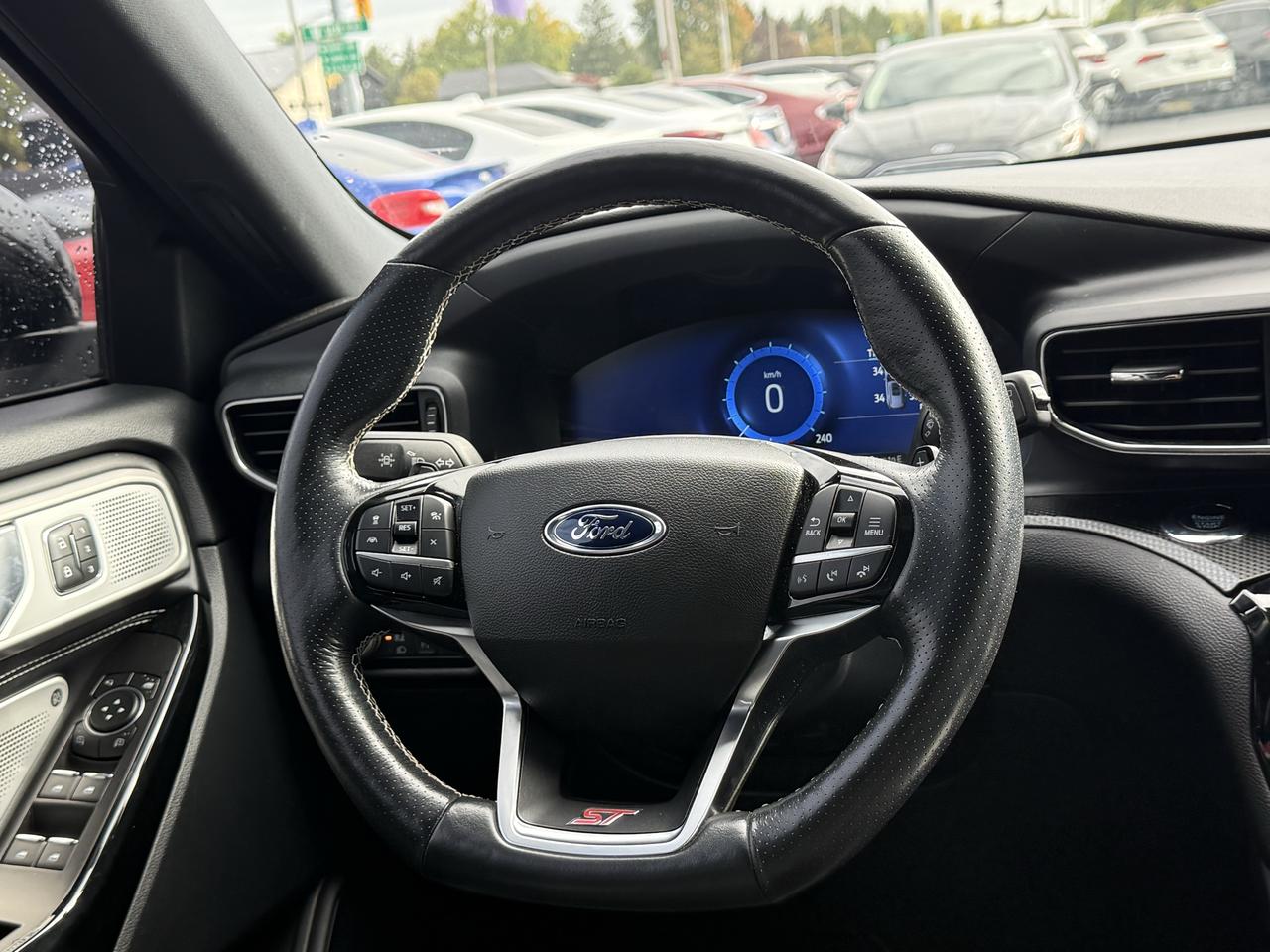 2022 Ford Explorer ST 4WD Photo