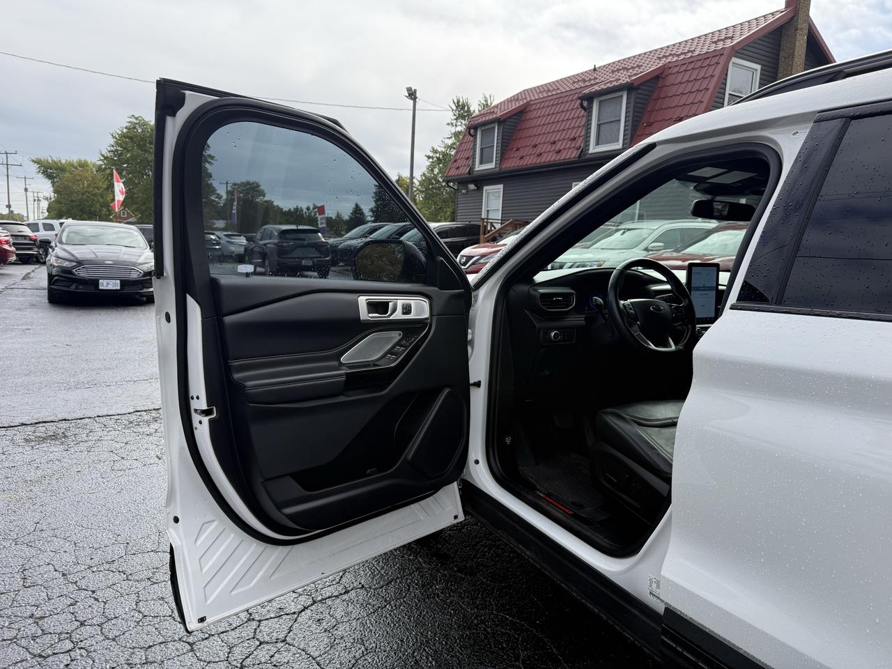2022 Ford Explorer ST 4WD Photo
