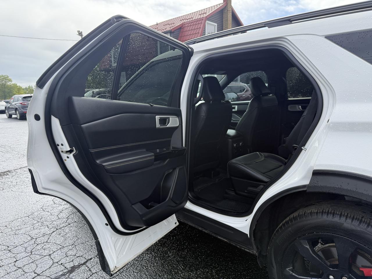2022 Ford Explorer ST 4WD Photo