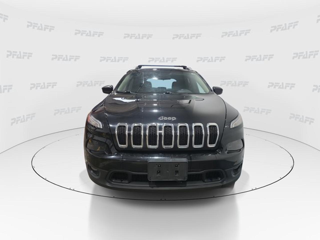 2017 Jeep Cherokee Latitude Photo2