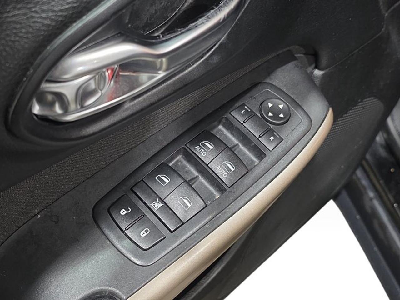2017 Jeep Cherokee Latitude Photo