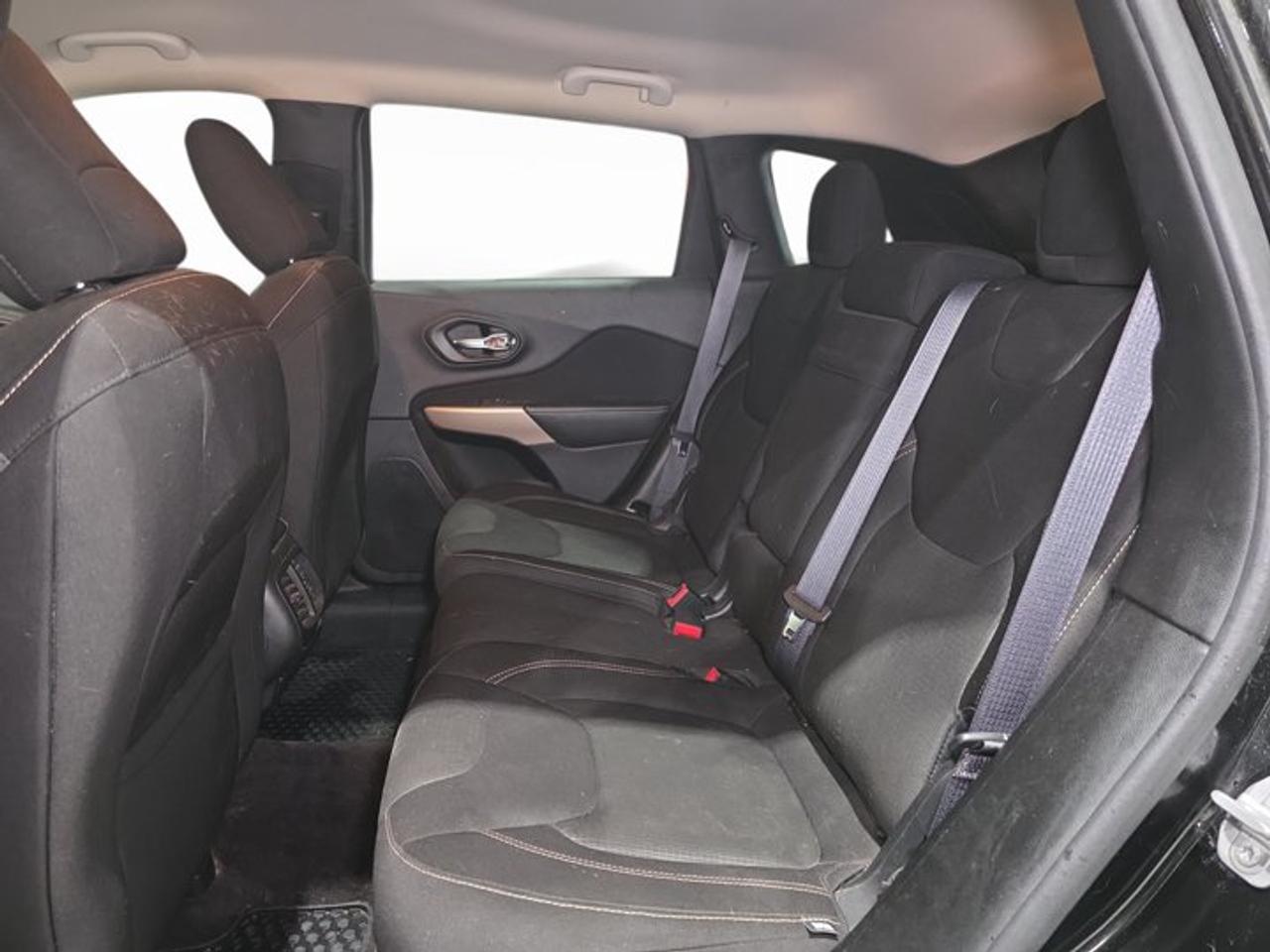 2017 Jeep Cherokee Latitude Photo