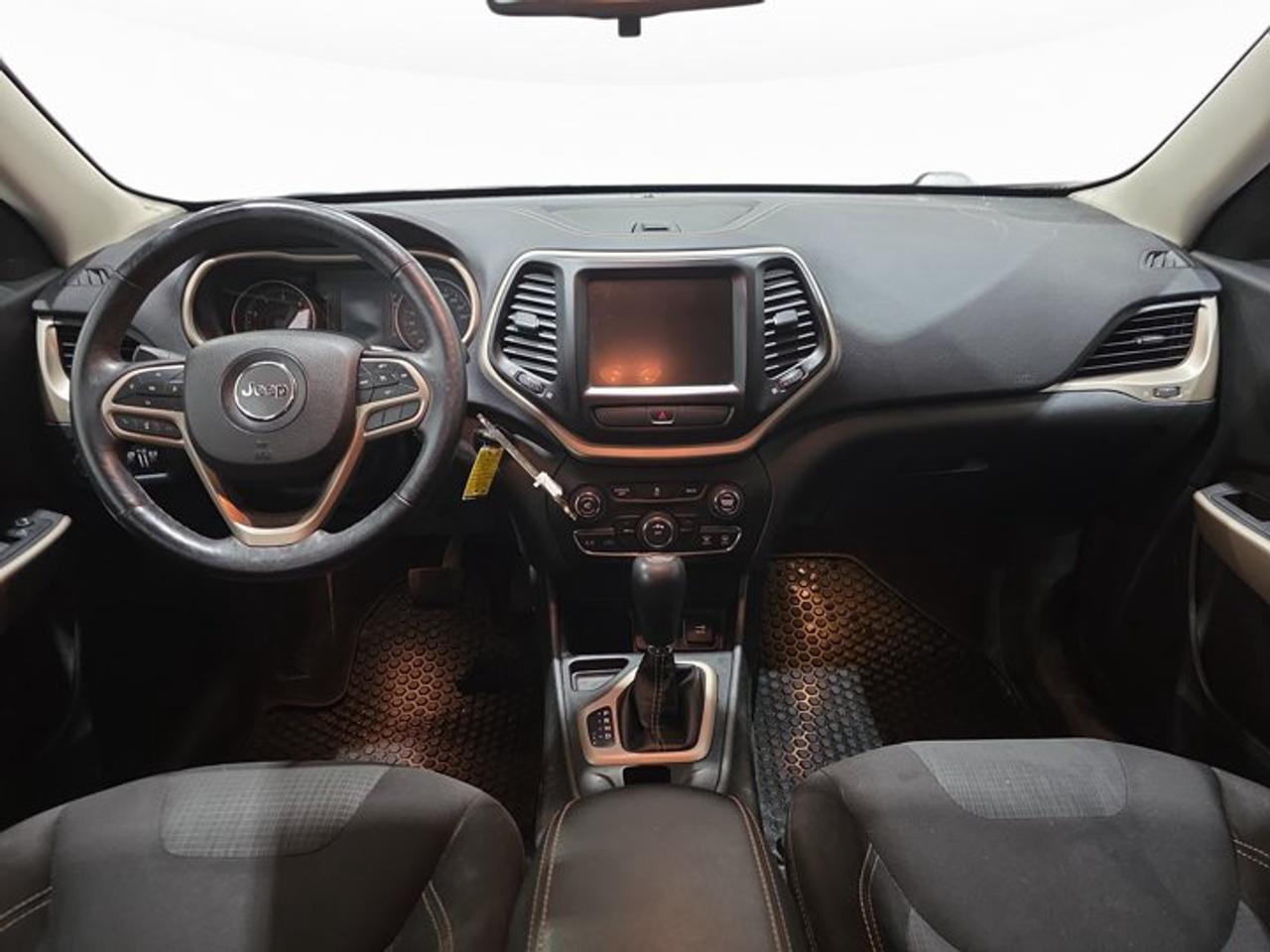 2017 Jeep Cherokee Latitude Photo