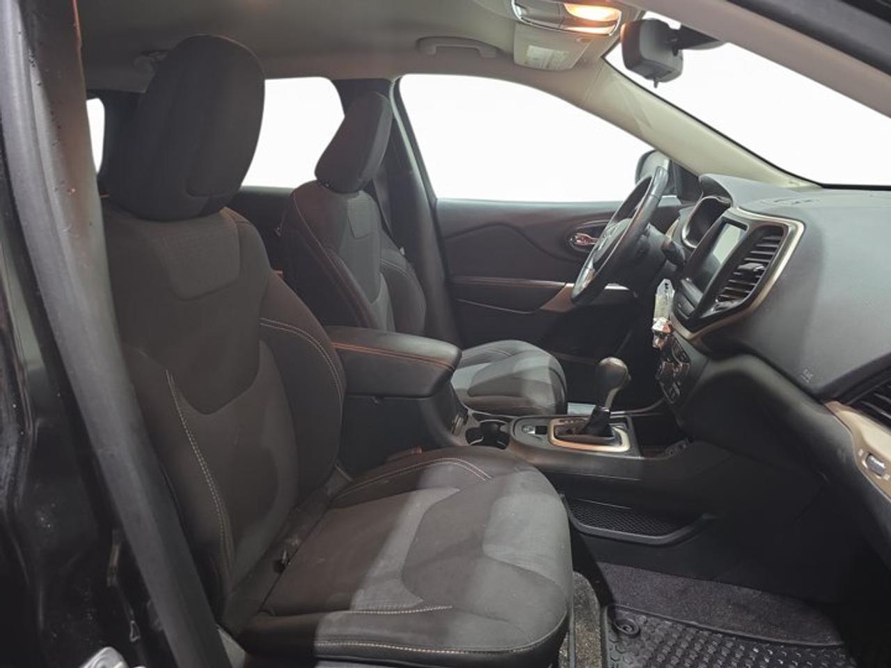 2017 Jeep Cherokee Latitude Photo