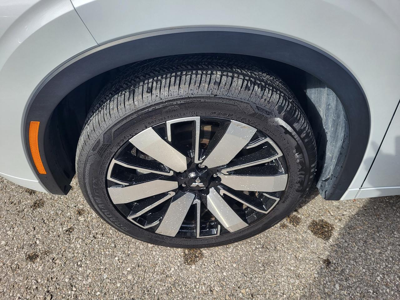 2025 Mitsubishi Outlander GT S-AWC Photo