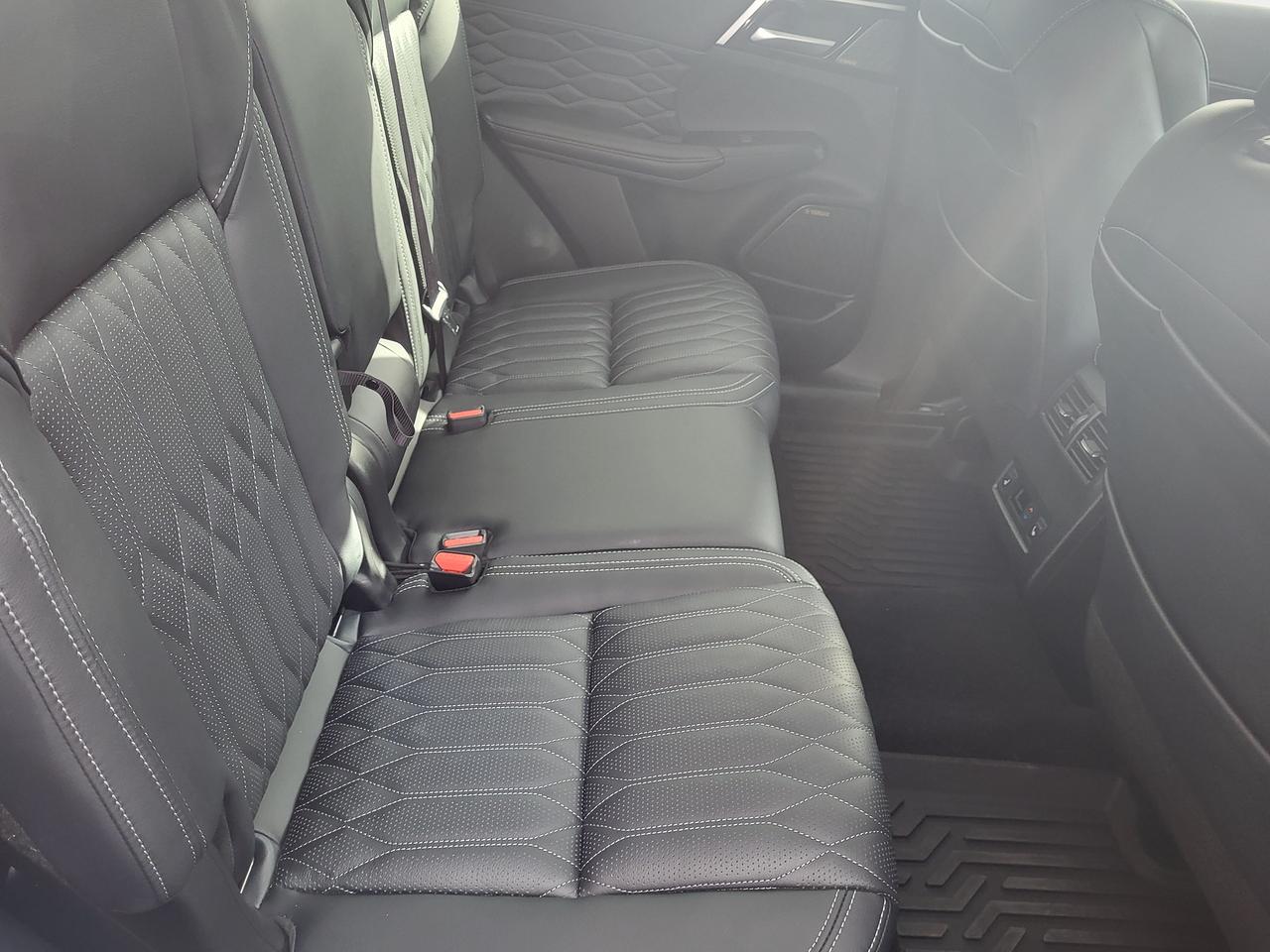 2025 Mitsubishi Outlander GT S-AWC Photo