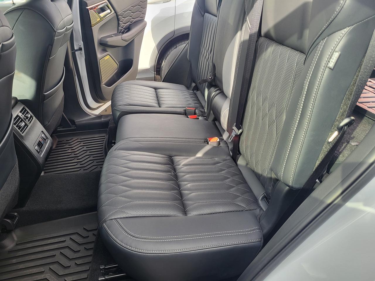 2025 Mitsubishi Outlander GT S-AWC Photo