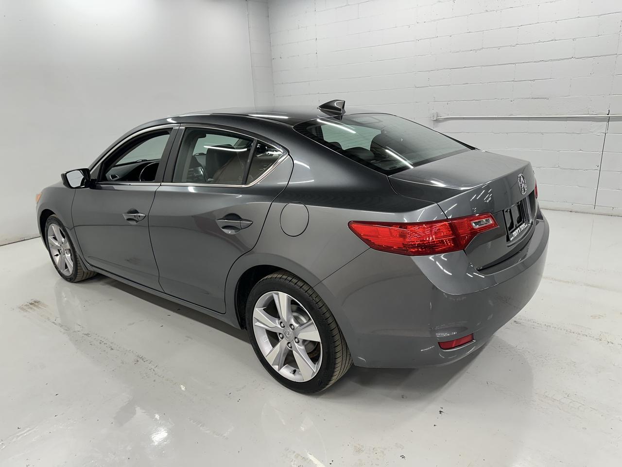 2013 Acura ILX Premium Pkg Photo24