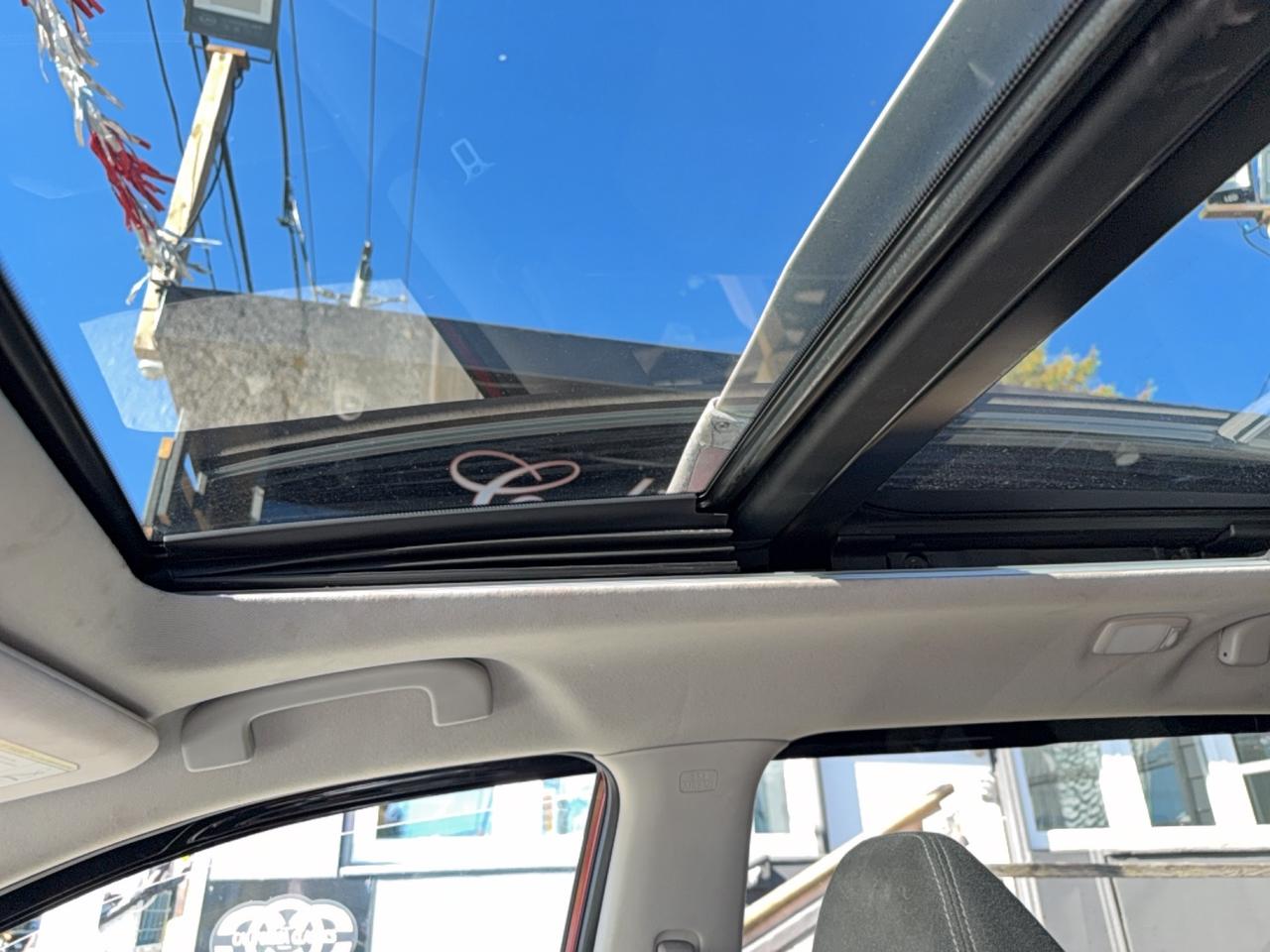 2014 Nissan Rogue SV Photo