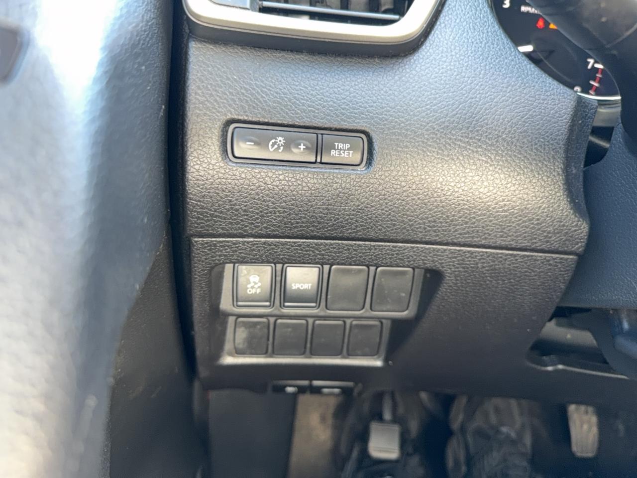 2014 Nissan Rogue SV Photo