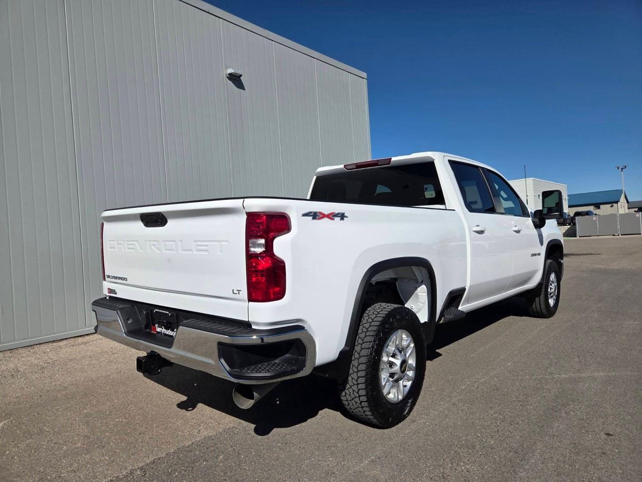 2026 Chevrolet Silverado 2500 HD 4WD Crew Cab Standard Box LT Photo