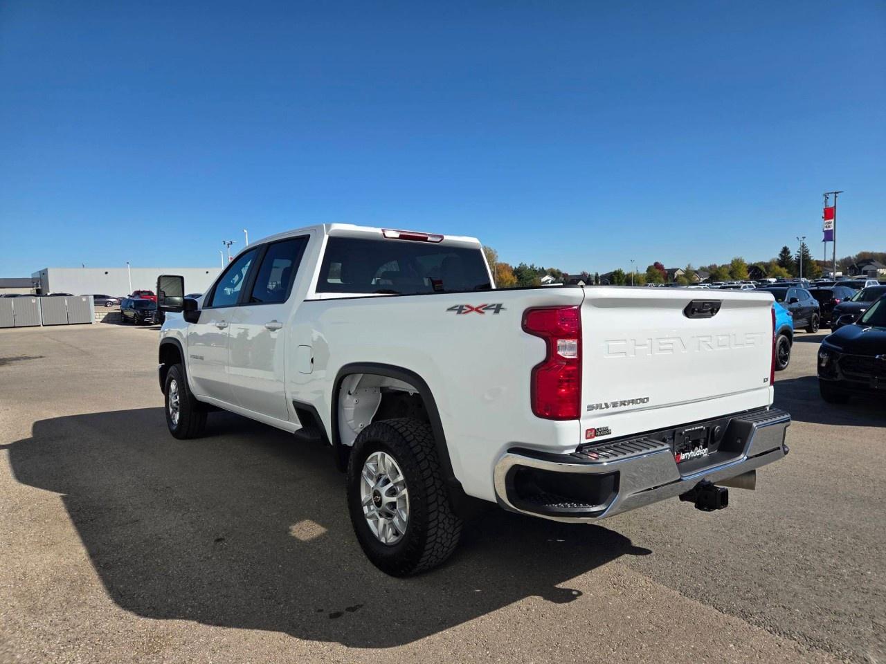 2026 Chevrolet Silverado 2500 HD 4WD Crew Cab Standard Box LT Photo