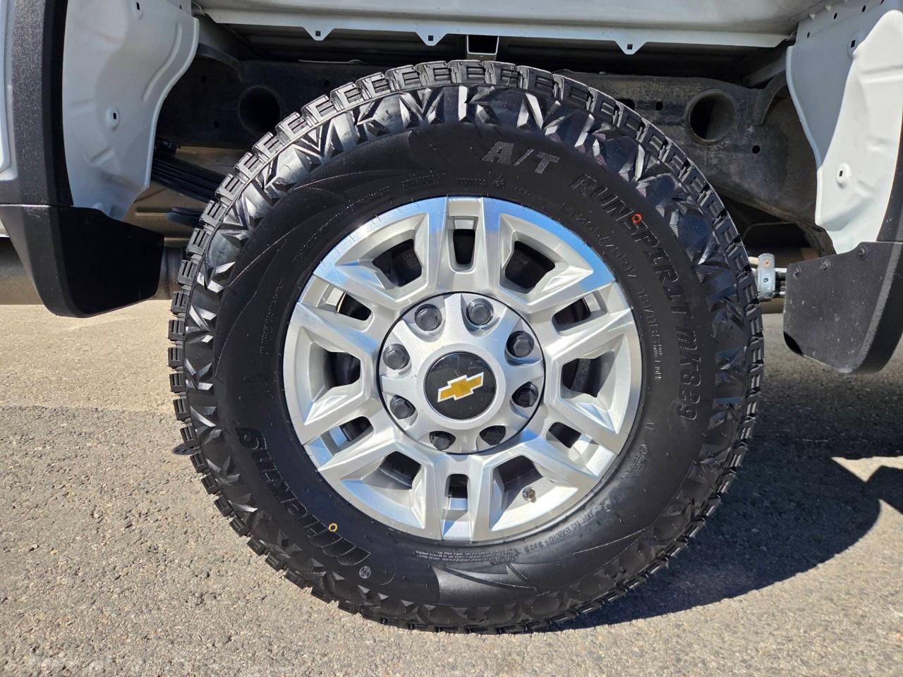 2026 Chevrolet Silverado 2500 HD 4WD Crew Cab Standard Box LT Photo