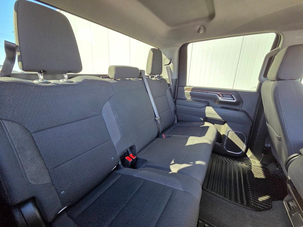 2026 Chevrolet Silverado 2500 HD 4WD Crew Cab Standard Box LT Photo