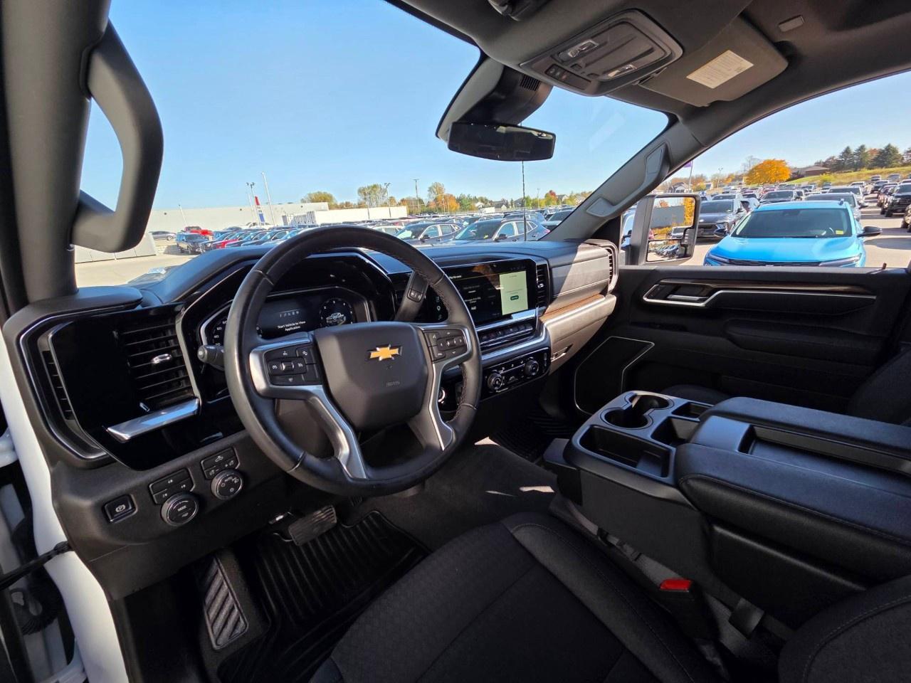 2026 Chevrolet Silverado 2500 HD 4WD Crew Cab Standard Box LT Photo