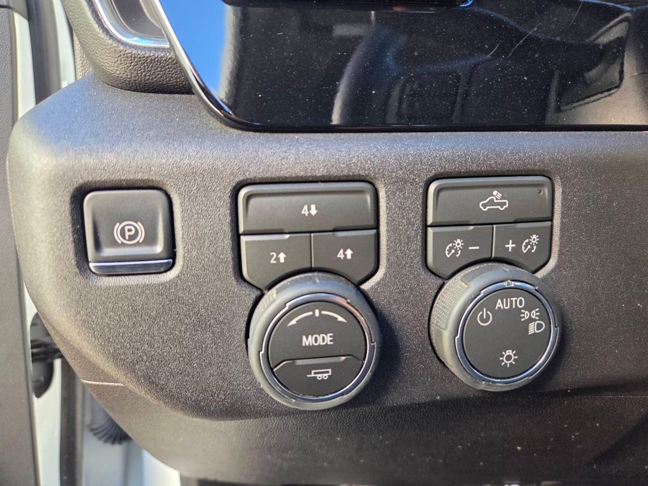 2026 Chevrolet Silverado 2500 HD 4WD Crew Cab Standard Box LT Photo