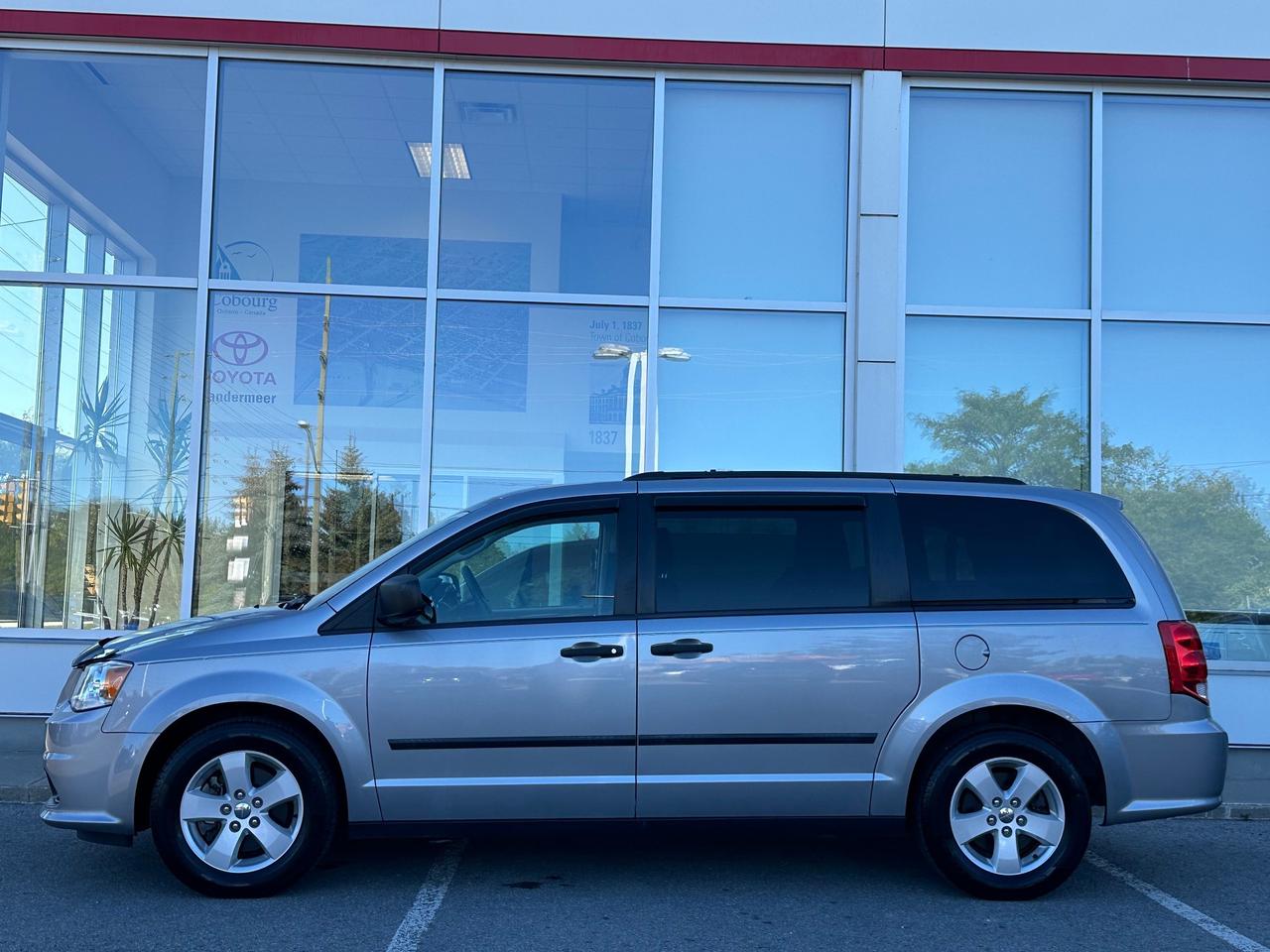 2017 Dodge Grand Caravan CVP/SXT ONE OWNER+ONLY 123,234 KMS! Photo