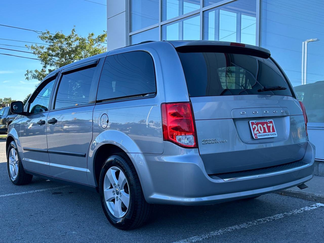 2017 Dodge Grand Caravan CVP/SXT ONE OWNER+ONLY 123,234 KMS! Photo