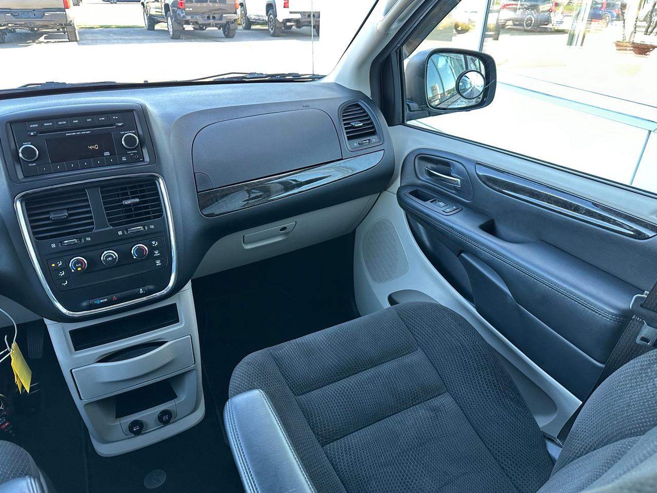 2017 Dodge Grand Caravan CVP/SXT ONE OWNER+ONLY 123,234 KMS! Photo