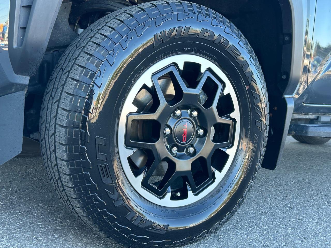2025 Toyota TACOMA HYBRID HYBRID TRD OFF ROAD PREMIUM! Photo1