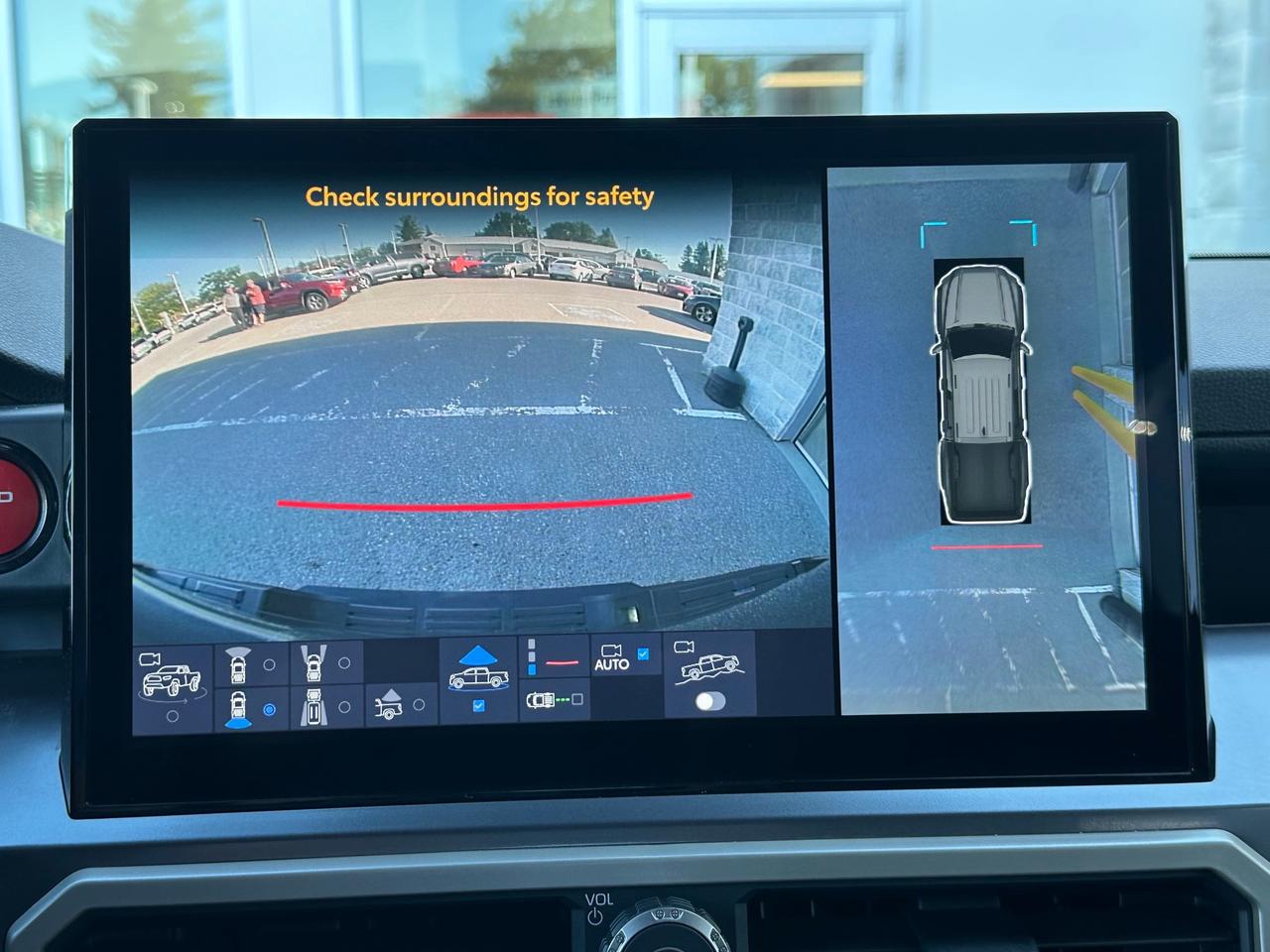 2025 Toyota TACOMA HYBRID HYBRID TRD OFF ROAD PREMIUM! Photo