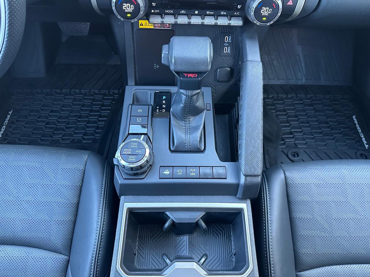 2025 Toyota TACOMA HYBRID HYBRID TRD OFF ROAD PREMIUM! Photo