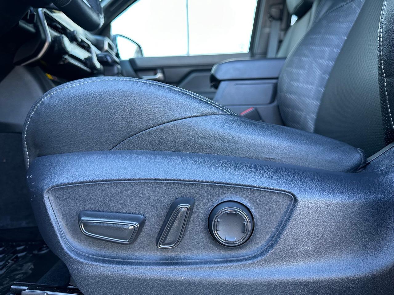 2025 Toyota TACOMA HYBRID HYBRID TRD OFF ROAD PREMIUM! Photo