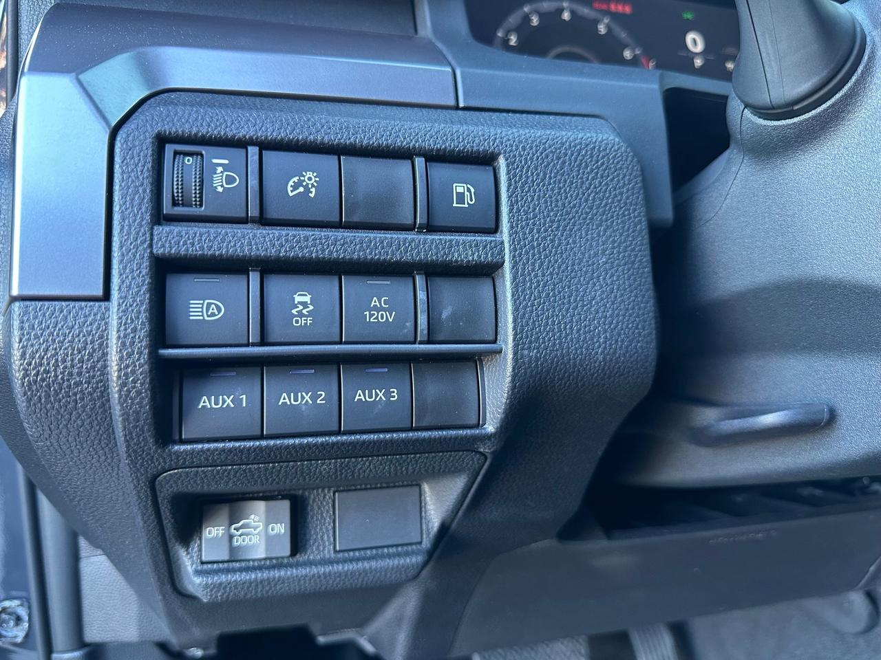 2025 Toyota TACOMA HYBRID HYBRID TRD OFF ROAD PREMIUM! Photo