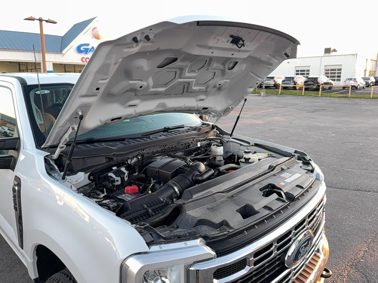 2026 Ford SUPER DUTY F-250 SRW XLT 4WD Crew Cab 7.3L8cylGas 6.75' Box Photo