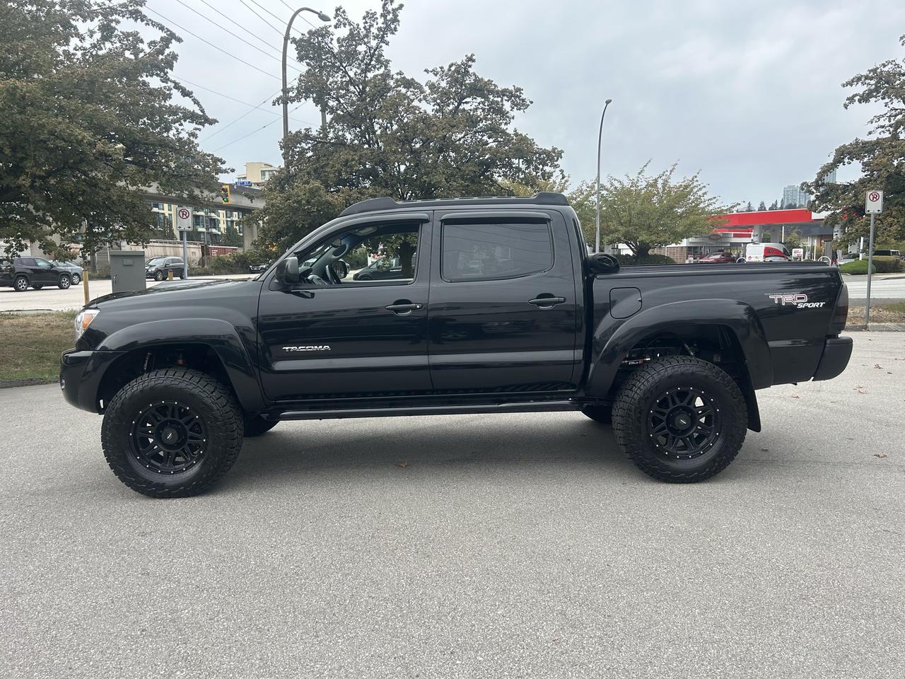 2006 Toyota Tacoma  - Photo #2