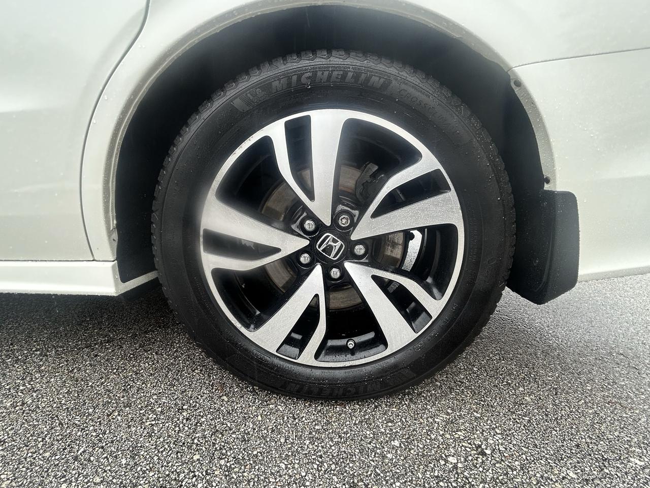2019 Honda Odyssey Touring Photo