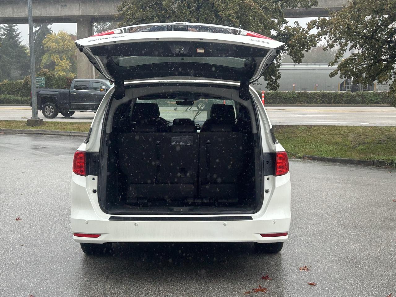 2019 Honda Odyssey Touring - Photo #8
