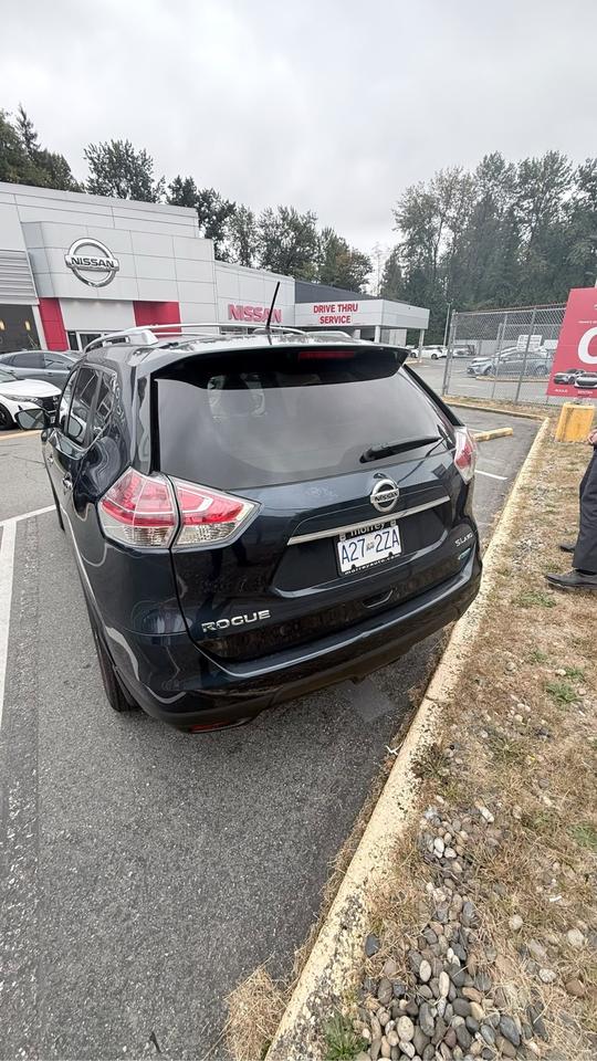 2015 Nissan Rogue SL Photo
