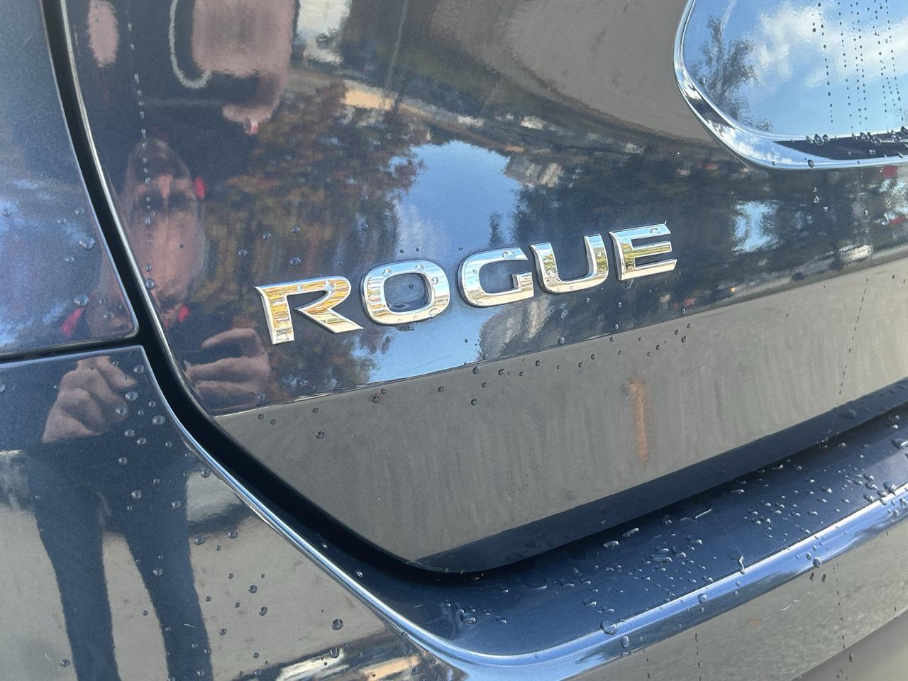 2015 Nissan Rogue SL - Photo #16