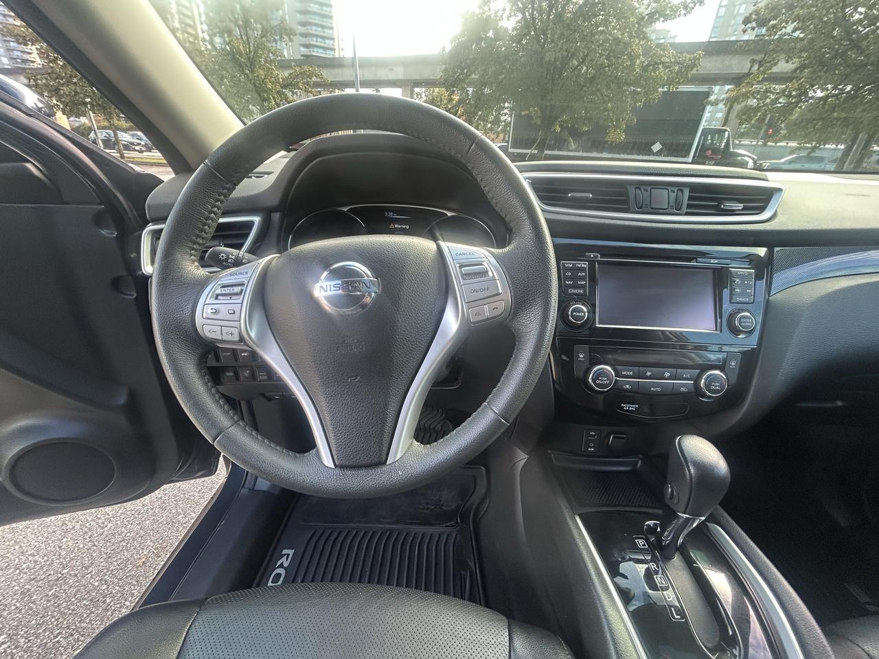 2015 Nissan Rogue SL Photo