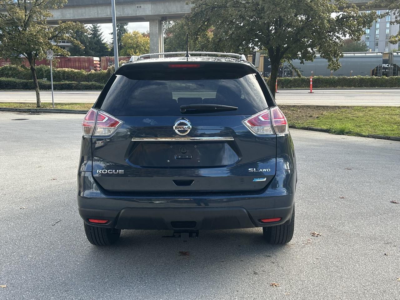 2015 Nissan Rogue SL Photo
