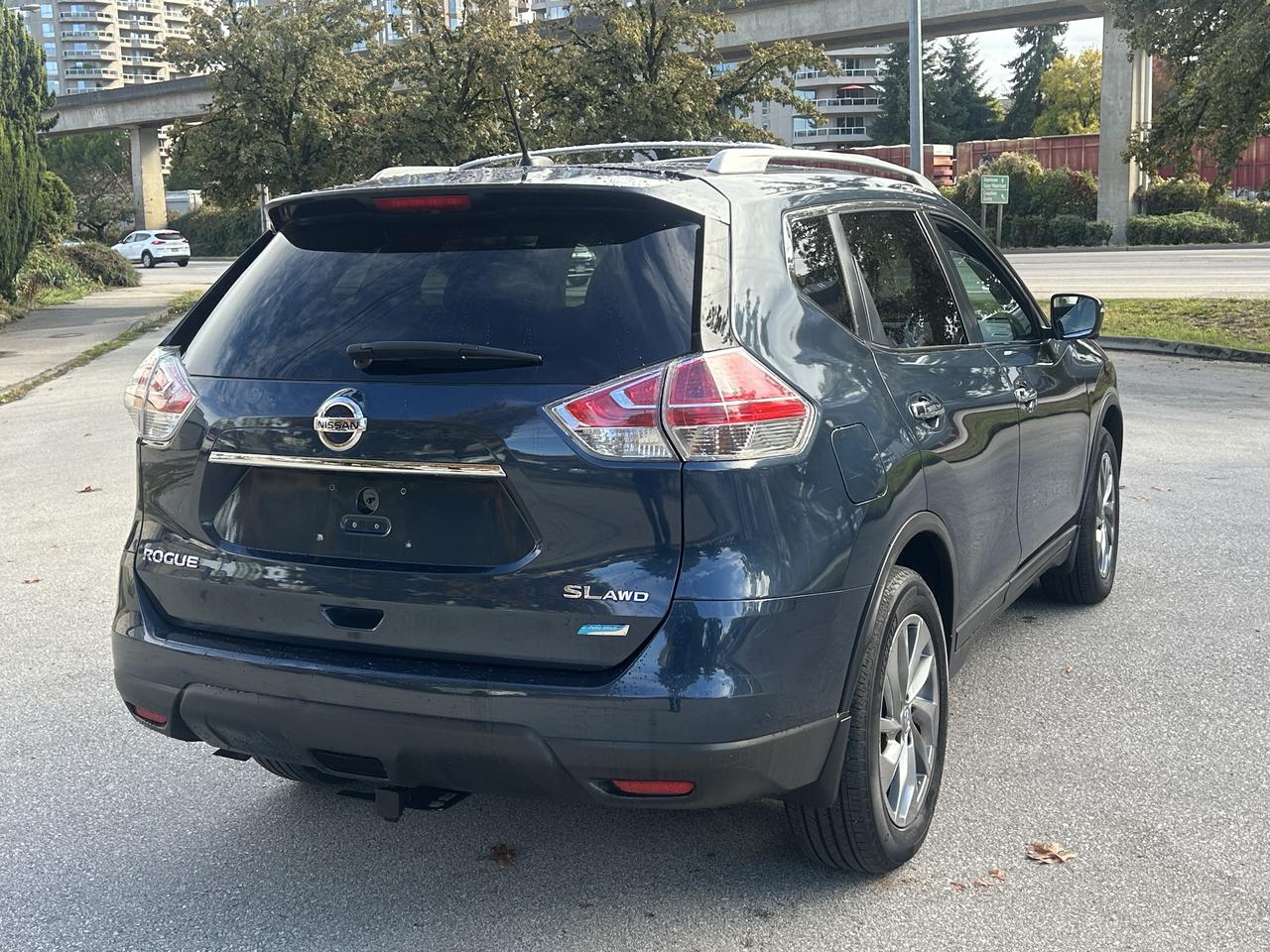 2015 Nissan Rogue SL Photo