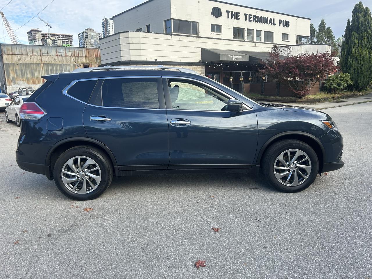 2015 Nissan Rogue SL - Photo #5