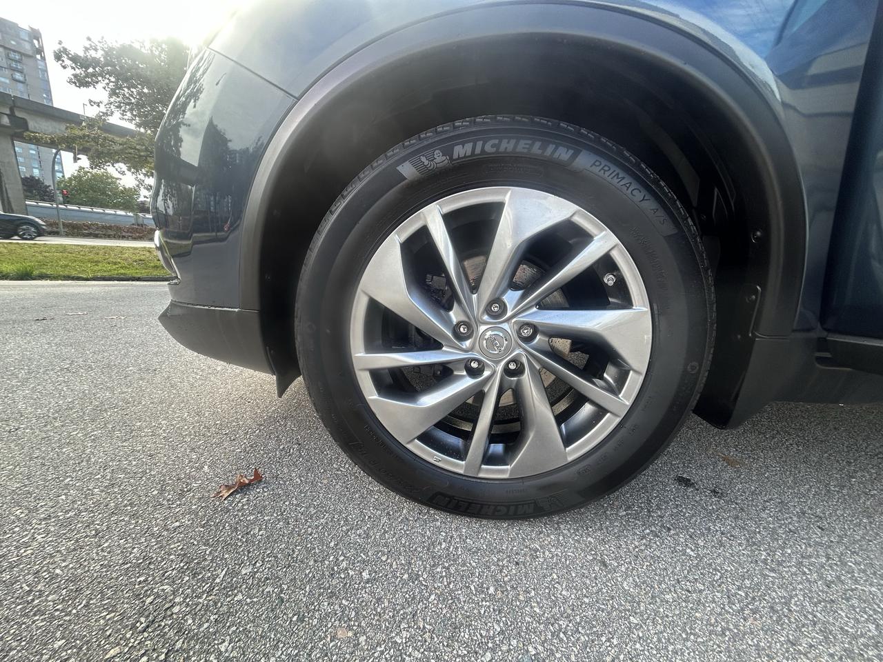 2015 Nissan Rogue SL Photo