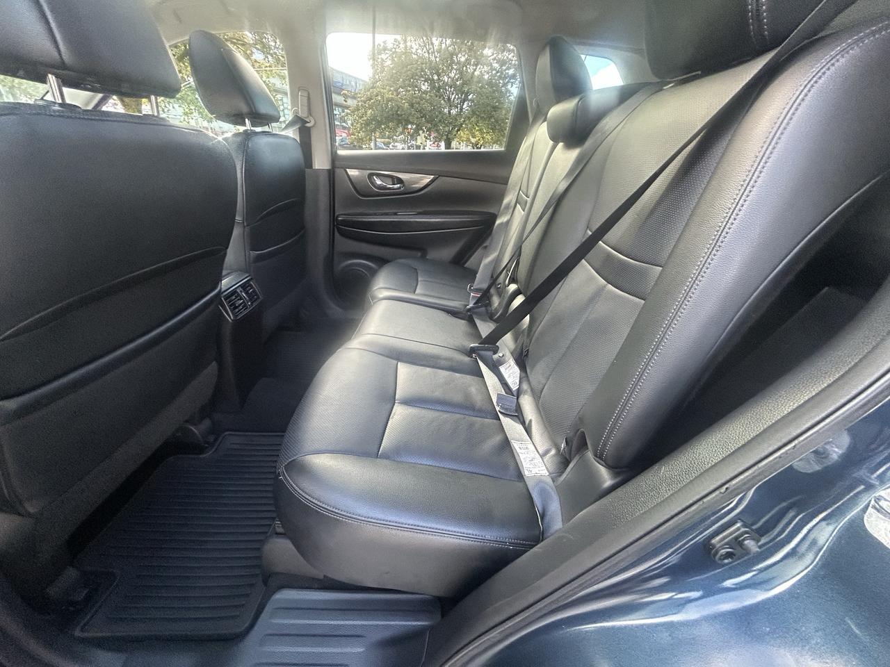 2015 Nissan Rogue SL Photo