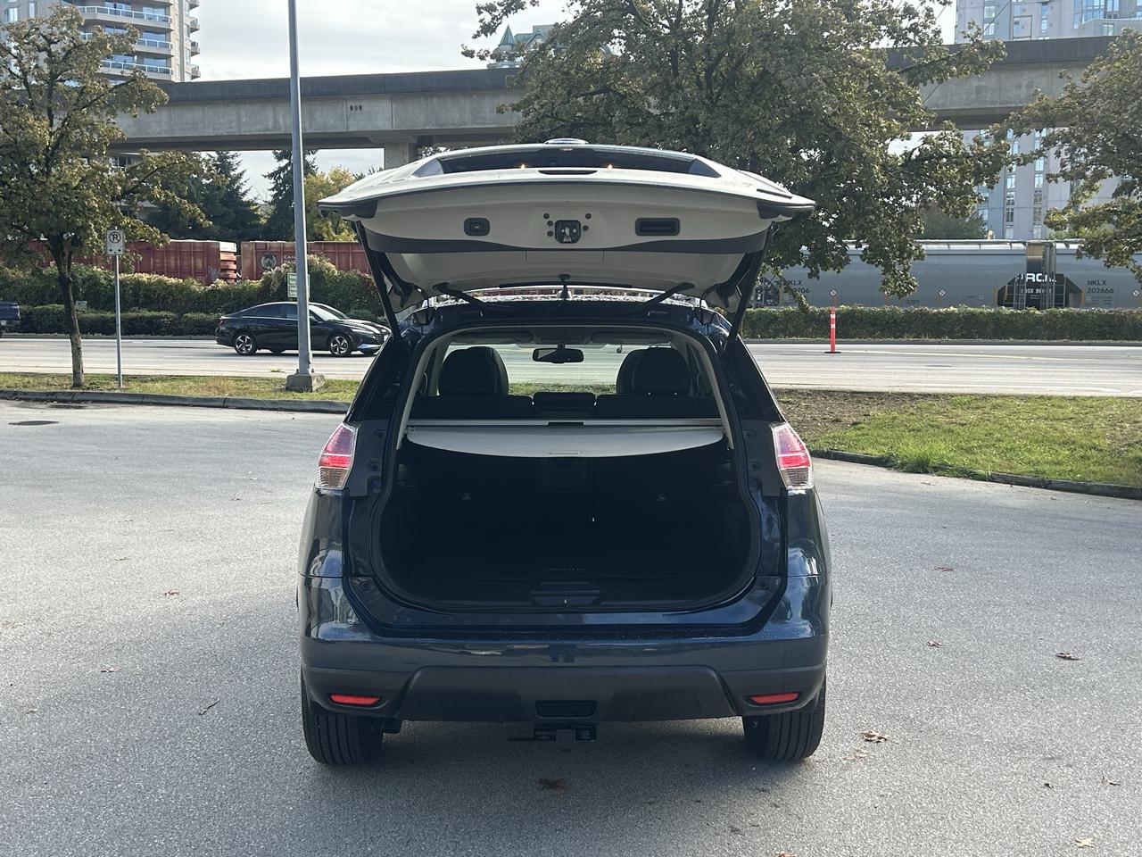 2015 Nissan Rogue SL - Photo #8