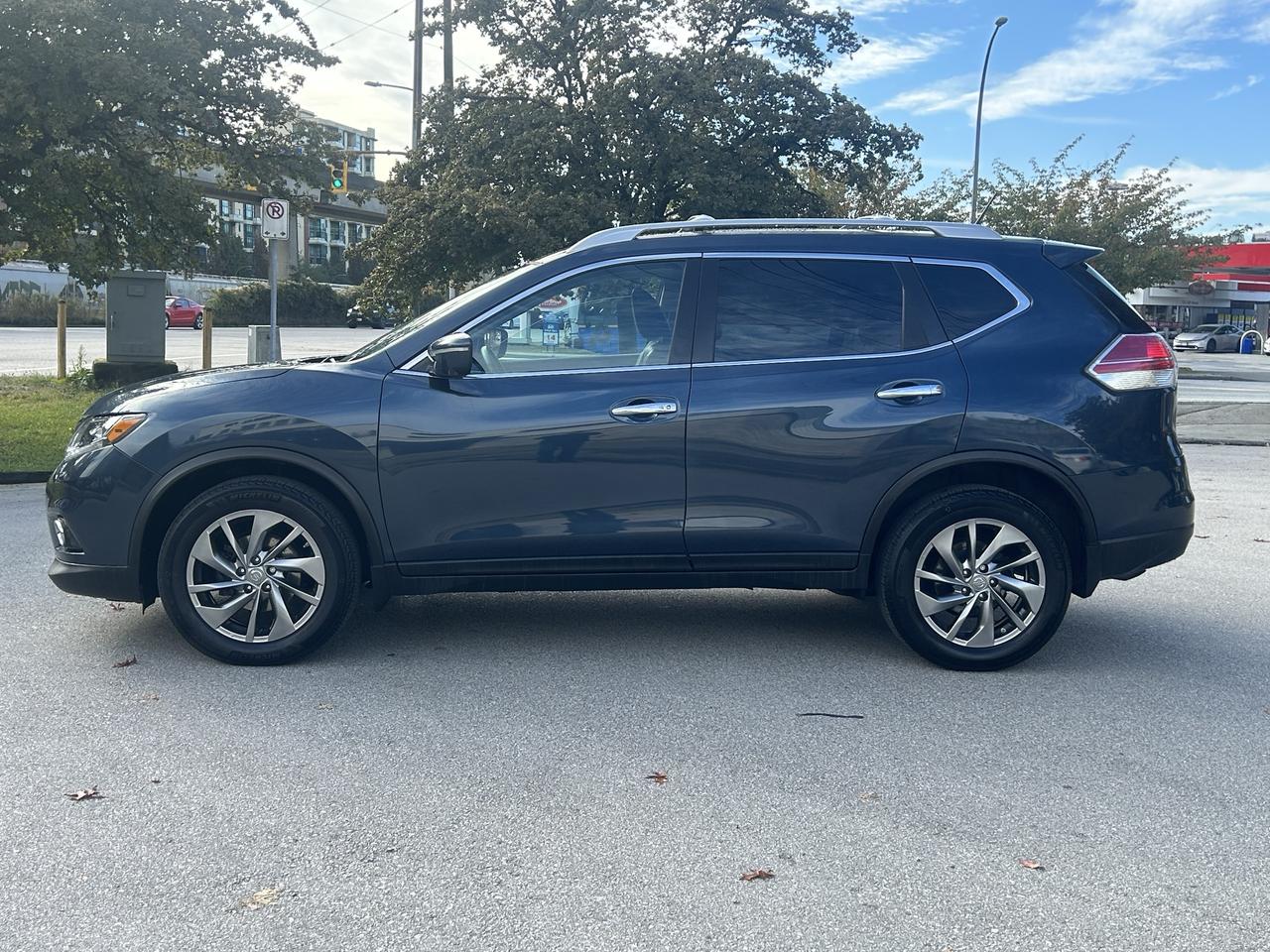 2015 Nissan Rogue SL - Photo #2