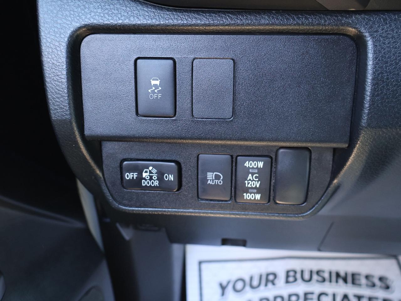 2020 Toyota Tacoma TRD SPORT 4WD CAMERA NAV BLUETOOTH LEATHER HEATED SEATS SUNROOF CRUISE ALLOYS Photo