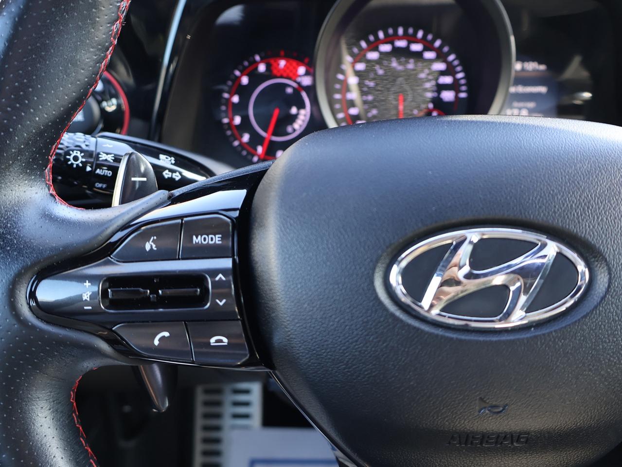 2021 Hyundai Elantra N-LINE *1 OWNER* CAMERA NAV BLUETOOTH LEATHER HEATED SEATS SUNROOF CRUISE ALLOYS Photo