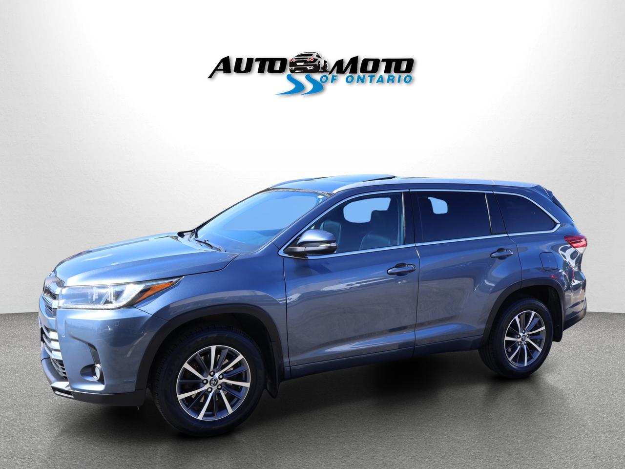 2018 Toyota Highlander V6 XLE AWD *ACCIDENT FREE* CAMERA NAV BLUETOOTH LEATHER HEATED SEATS SUNROOF CRUISE ALLOYS Photo2