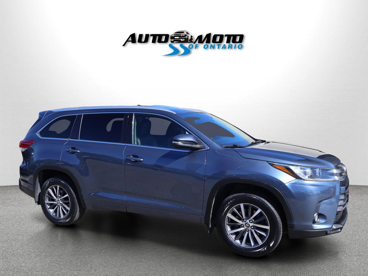 2018 Toyota Highlander V6 XLE AWD *ACCIDENT FREE* CAMERA NAV BLUETOOTH LEATHER HEATED SEATS SUNROOF CRUISE ALLOYS Photo
