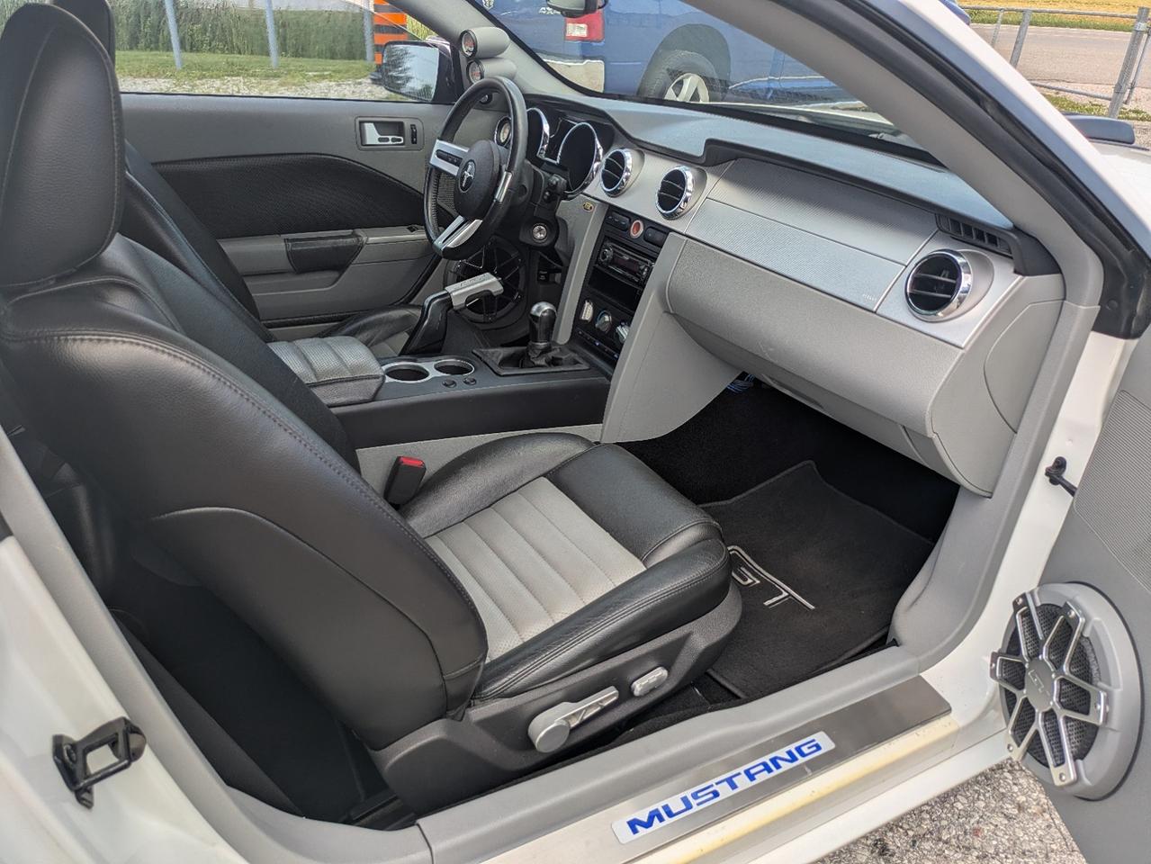 2007 Ford Mustang GT / CS Photo